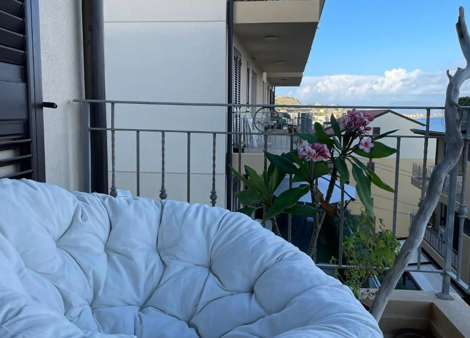 アパート Casa Cannoni - Delizioso Appartamento Fronte Mare Vista Stretto Di メッシーナ